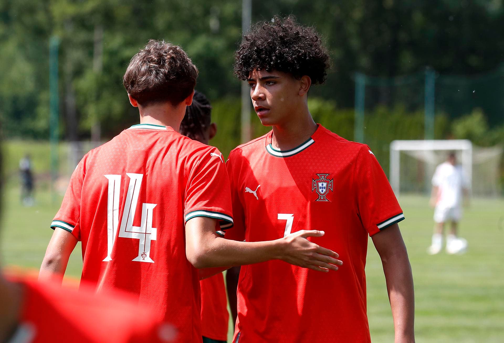 SVETI MARTIN NA MURI (Croatia), 13/05/2025.- Cristiano Ronaldo Junior (R) of Portugal celebrates with a teammate during the match between Portugal and Japan at the Vlatko Markovic Under-15 youth tournament in Sveti Martin na Muri, Croatia, 13 May 2025. Cristiano Ronaldo Junior, son of Cristiano Ronaldo, is part of the Portugal squad that is taken part in the tournament. (Croacia, Japón) EFE/EPA/ANTONIO BAT