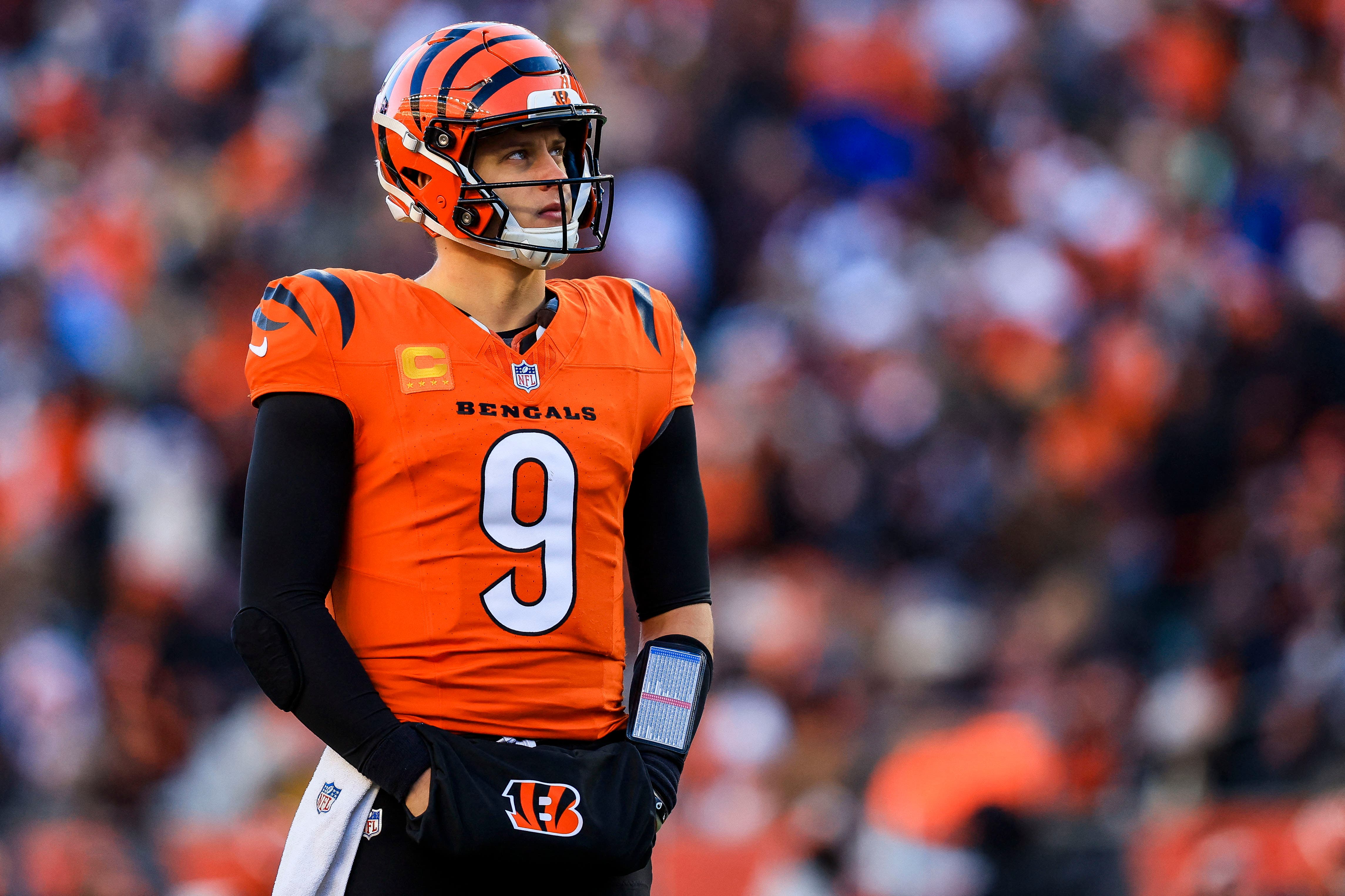  Cincinnati Bengals quarterback Joe Burrow (9) stands on the field 