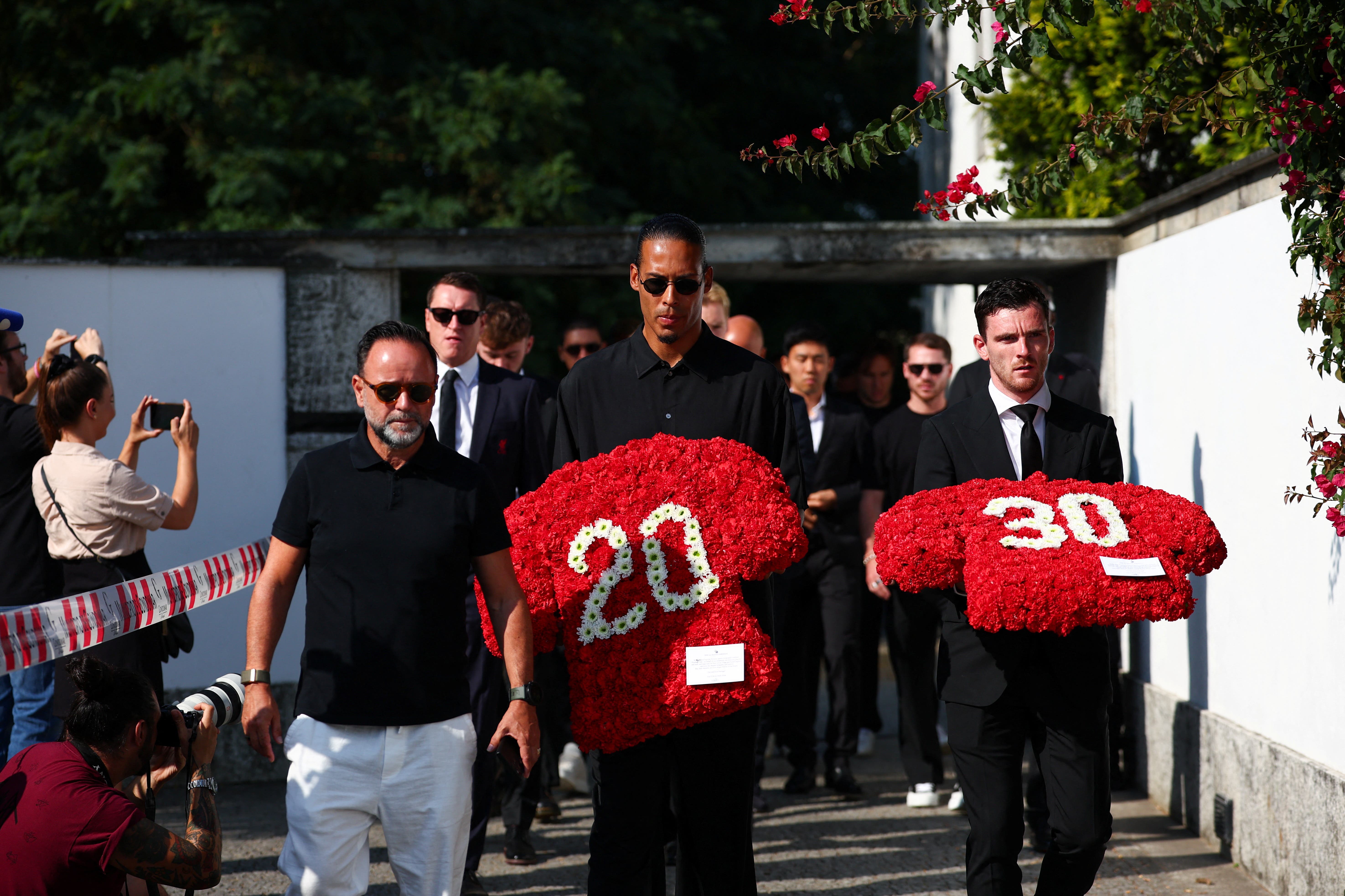 Liverpool Players attend to Diogo Jota's funeral.