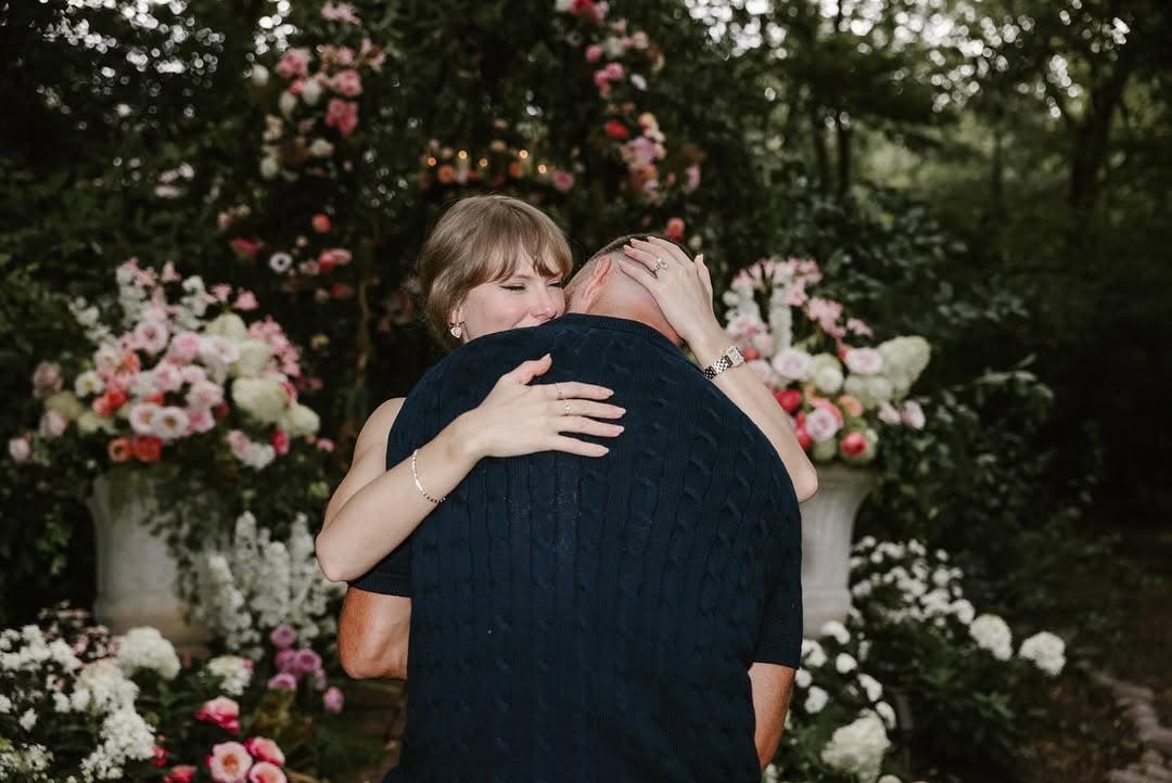 Taylor Swift & Travis Kelce Engagement.