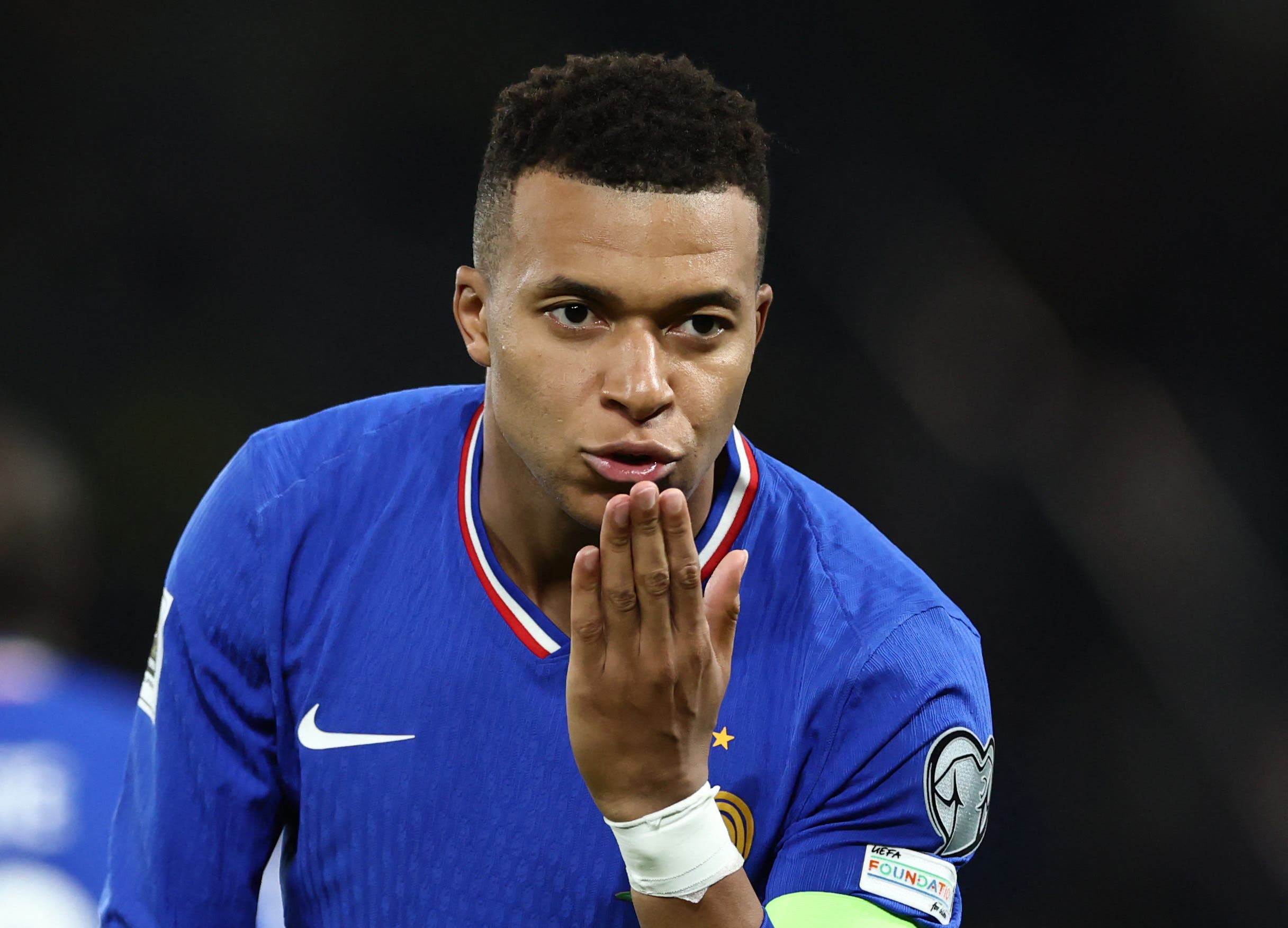 Soccer Football - World Cup - UEFA Qualifiers - Group D - France v Ukraine - Parc des Princes, Paris, France - November 13, 2025 France's Kylian Mbappe celebrates scoring their first goal REUTERS/Stephane Mahe
