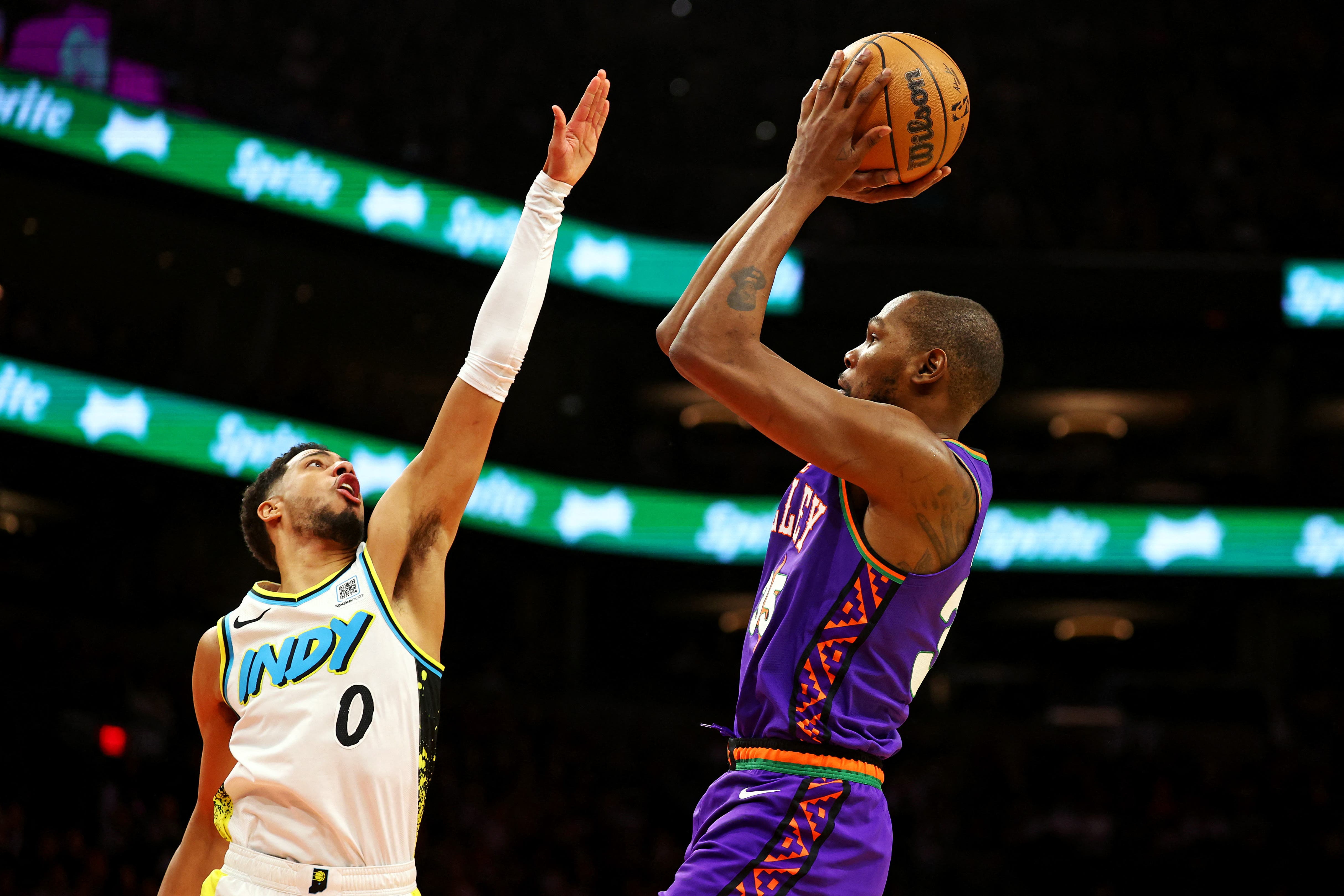 Tyrese Haliburton vs Kevin Durant in NBA match.
