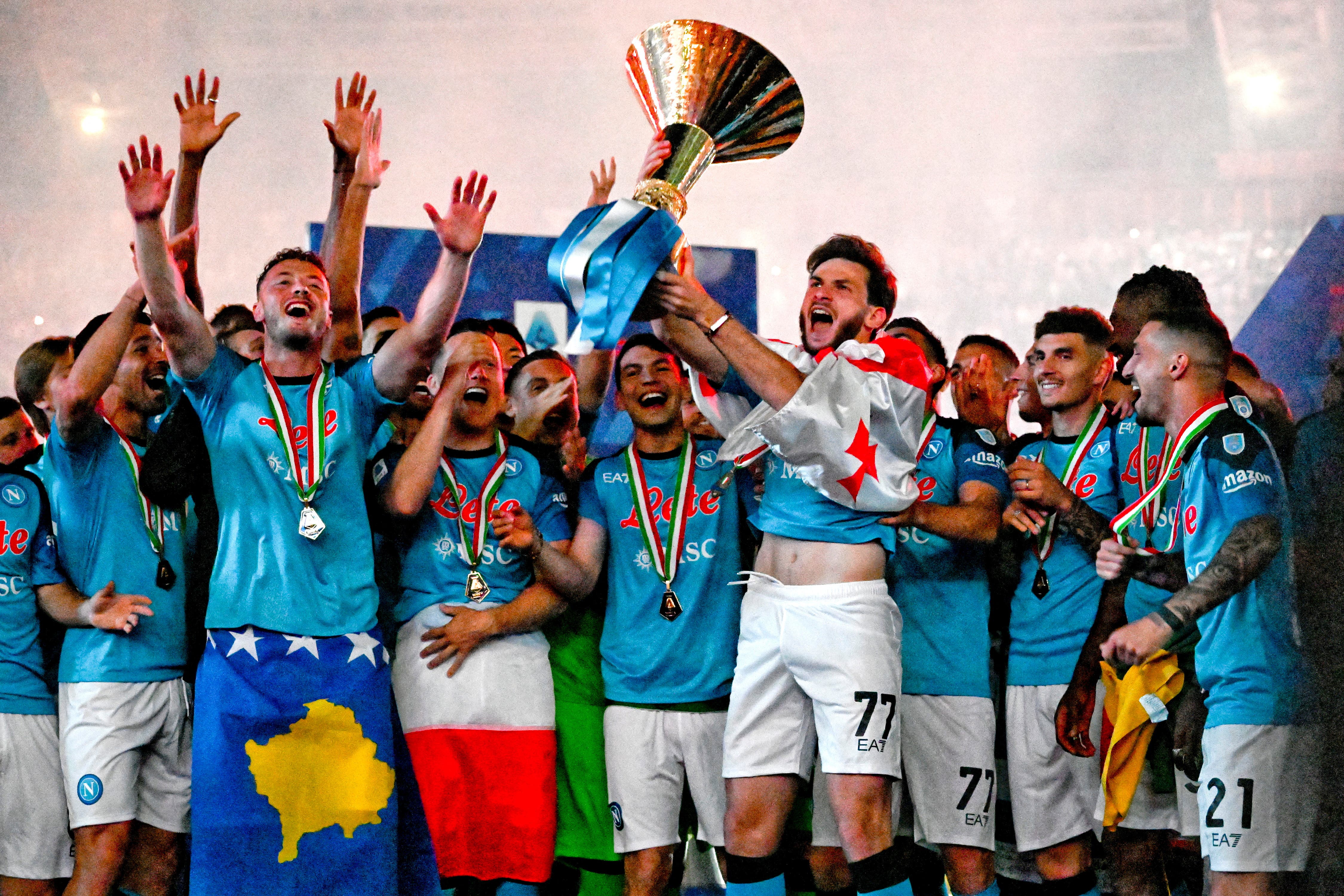 Khvicha Kvaratskhelia lifts Serie A trophy with Napoli