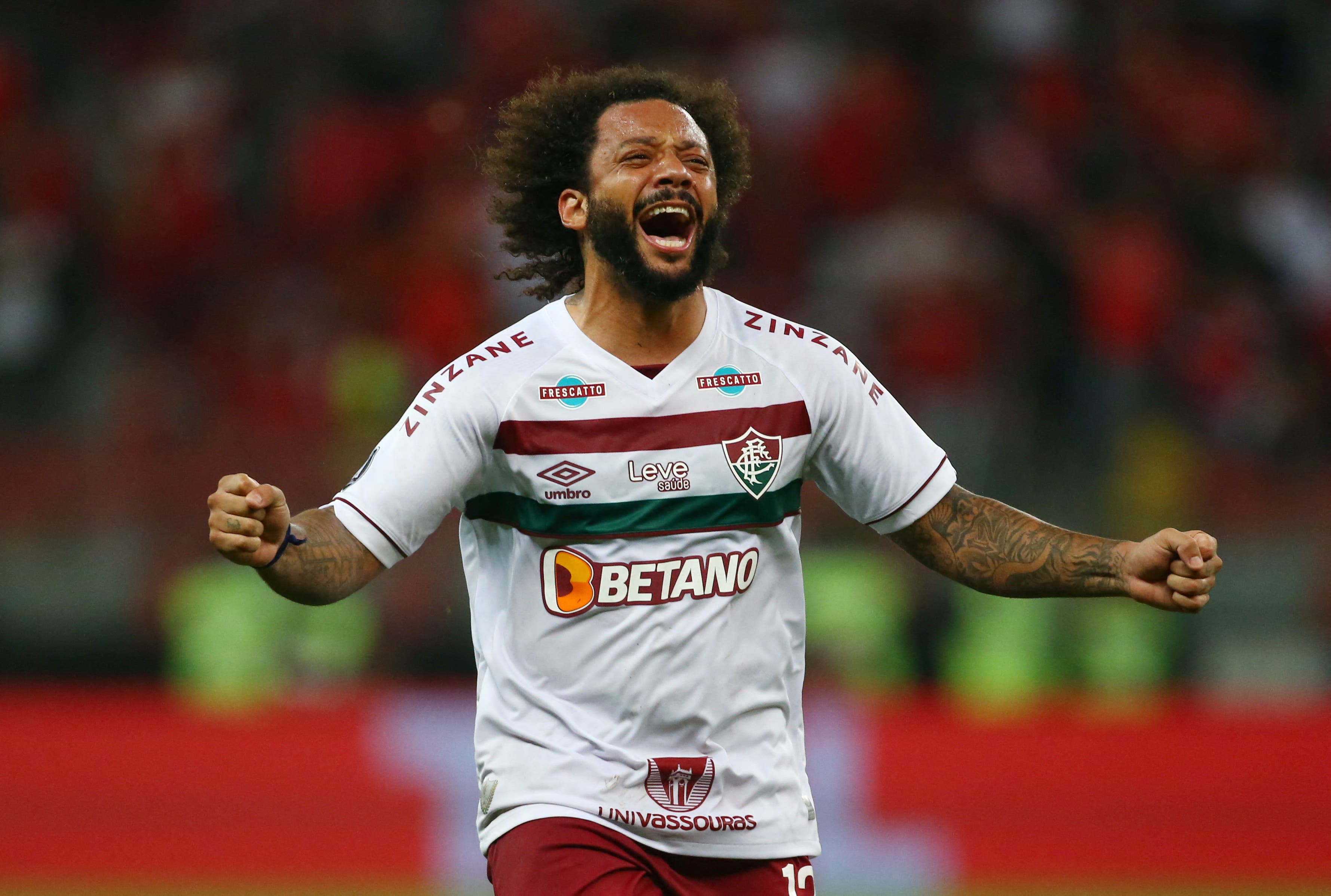 Marcelo celebrates advancing with Fluminense at Libertadores