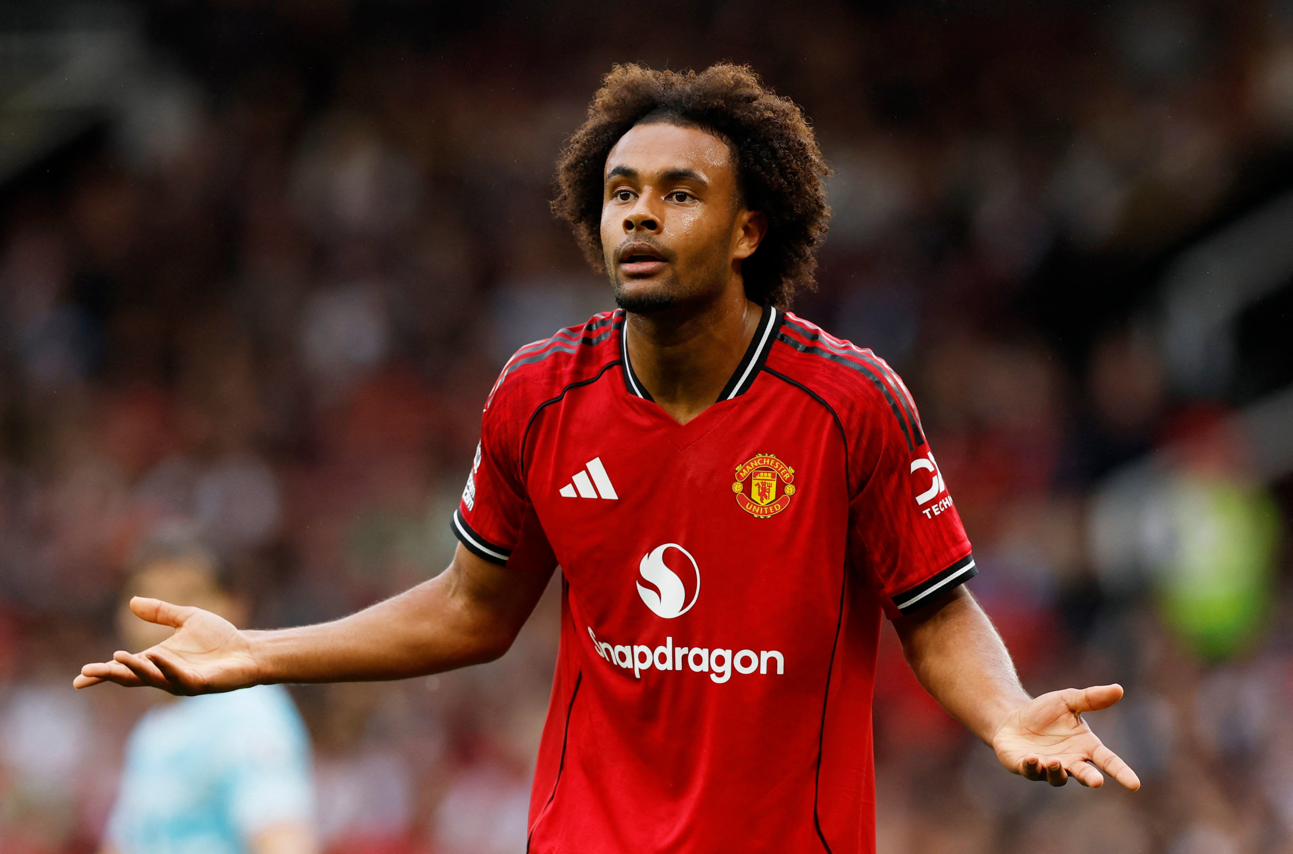 Soccer Football - Premier League - Manchester United v Burnley - Old Trafford, Manchester, Britain - August 30, 2025 Manchester United's Joshua Zirkzee reacts Action Images via Reuters/Jason Cairnduff EDITORIAL USE ONLY. NO USE WITH UNAUTHORIZED AUDIO, VIDEO, DATA, FIXTURE LISTS, CLUB/LEAGUE LOGOS OR 'LIVE' SERVICES. ONLINE IN-MATCH USE LIMITED TO 120 IMAGES, NO VIDEO EMULATION. NO USE IN BETTING, GAMES OR SINGLE CLUB/LEAGUE/PLAYER PUBLICATIONS. PLEASE CONTACT YOUR ACCOUNT REPRESENTATIVE FOR FURTHER DETAILS..