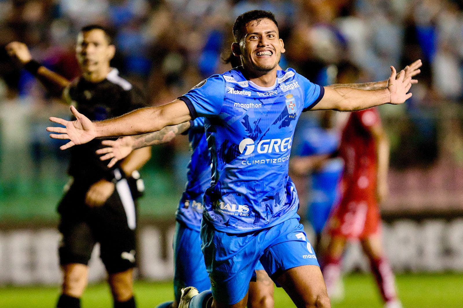 Samuel Garzón celebrates after scoring against El Nacional in the Copa Libertadores