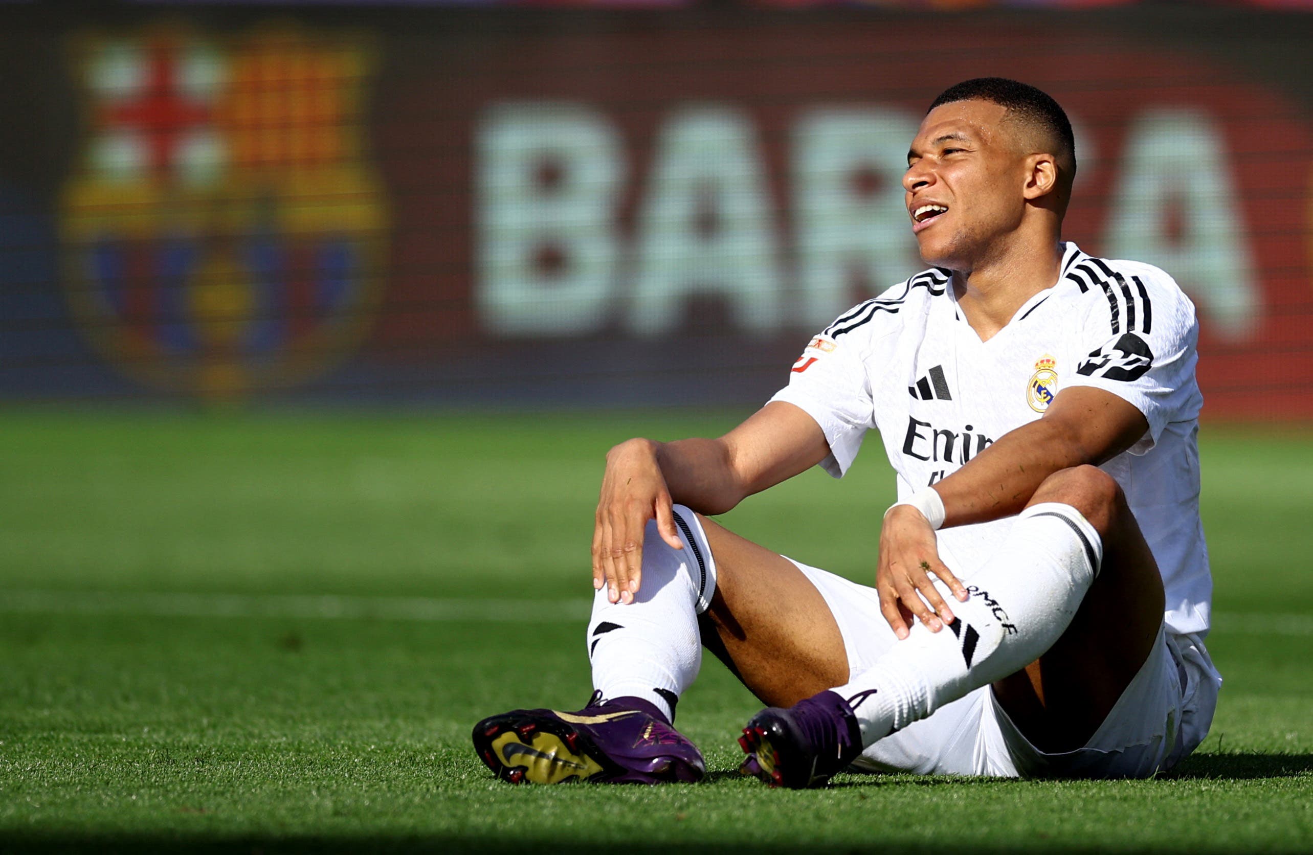 Mbappé playing El Clasico vs Barcelona.