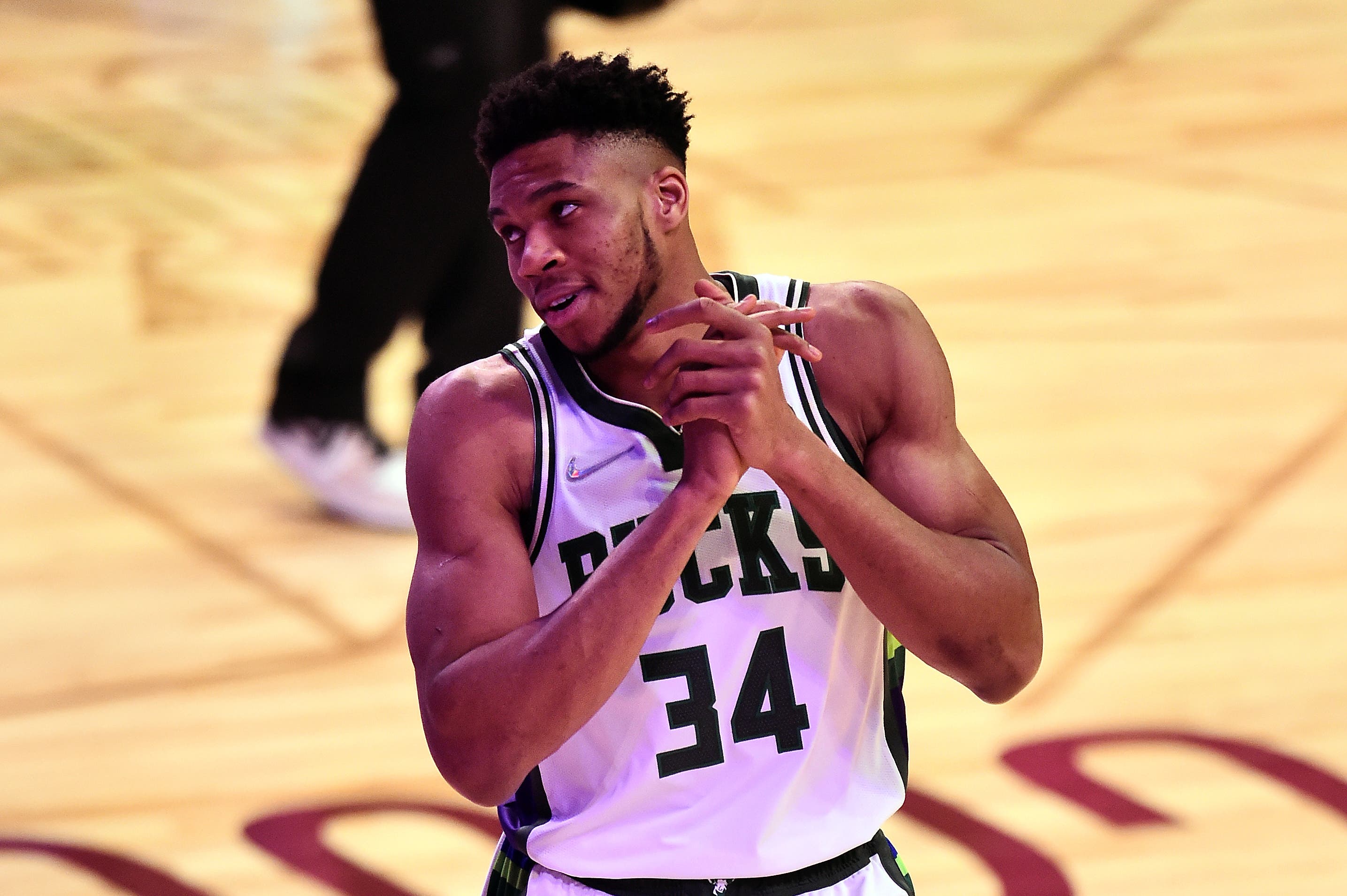 Giannis Antetokounmpo warming up for the 2022 All-Star Saturday Night.
