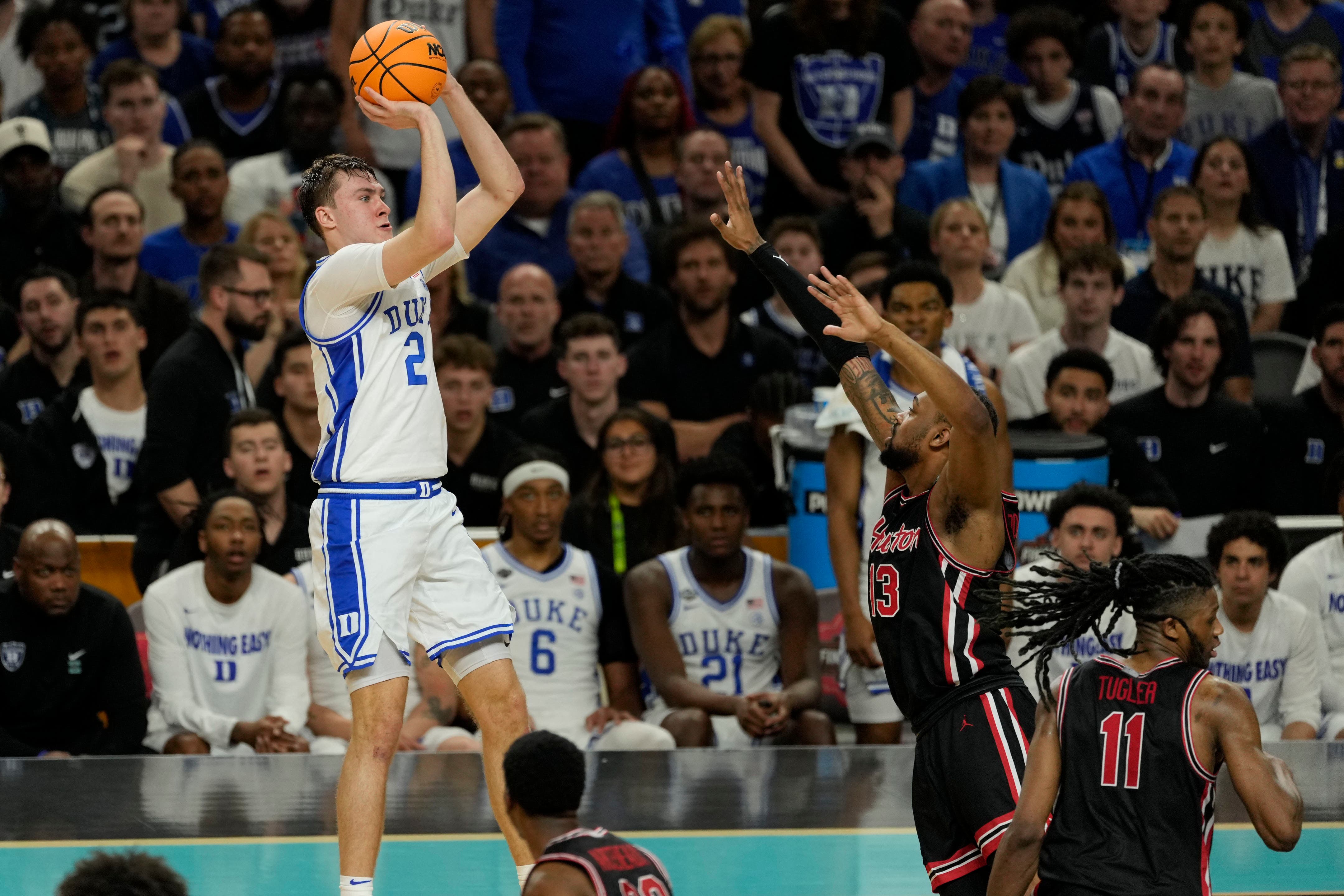 Cooper Flagg con los Duke Blue Devils en la semifinal nacional del Final Four en Houston.