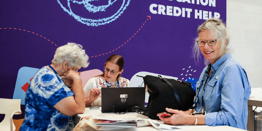 txEDCON attendees at CEC Booth