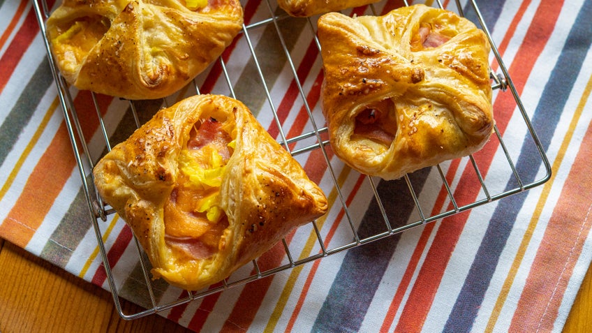 Ham and Cheese Breakfast Pockets