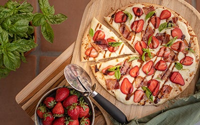 Pizza De Tocino Y Fresas