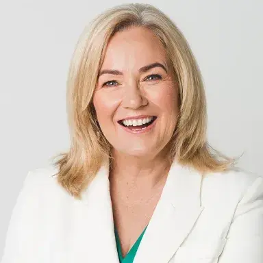 Dr Moira Junge