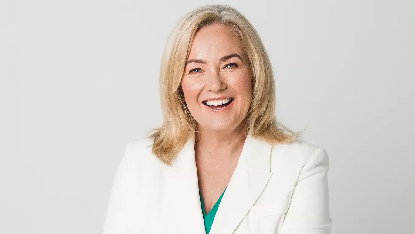 Dr Moira Junge