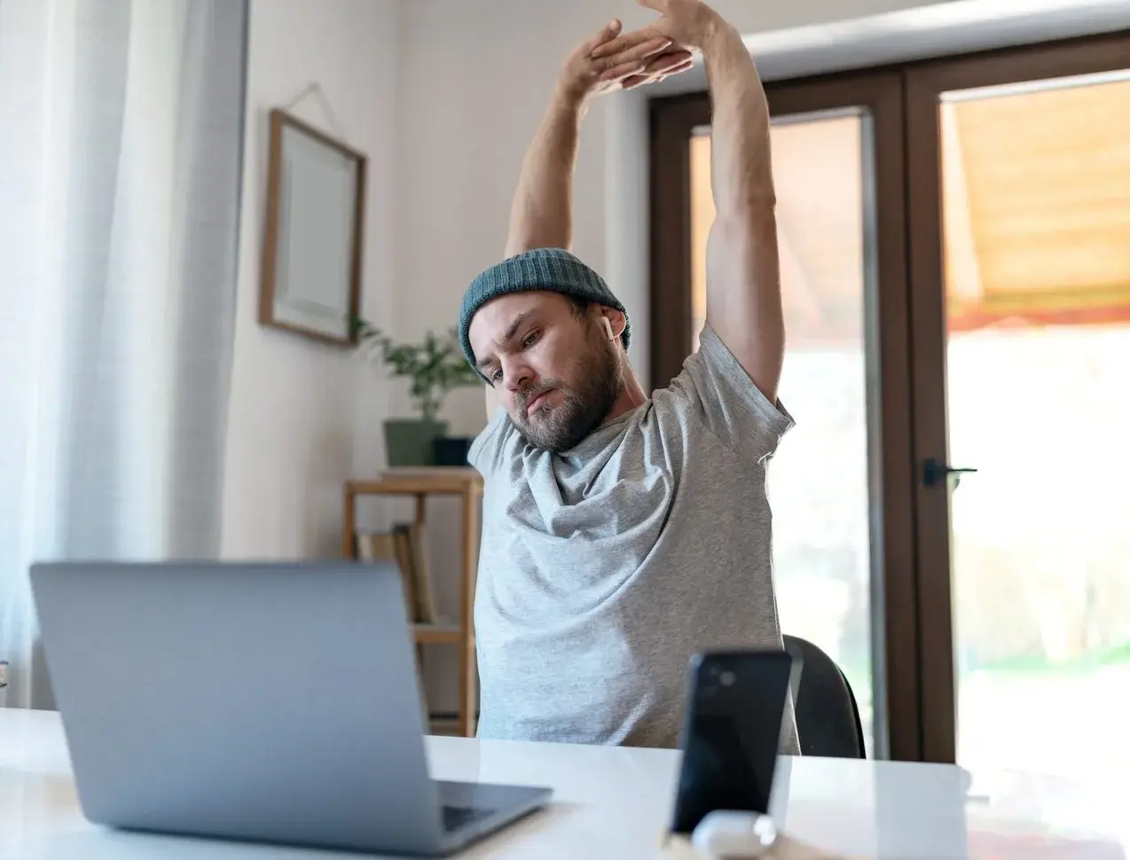 6 stretches for desk workers