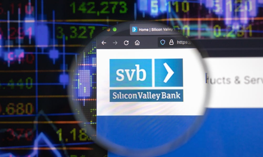 Silicon Valley Bank had a steady increase in withdrawals.jpg