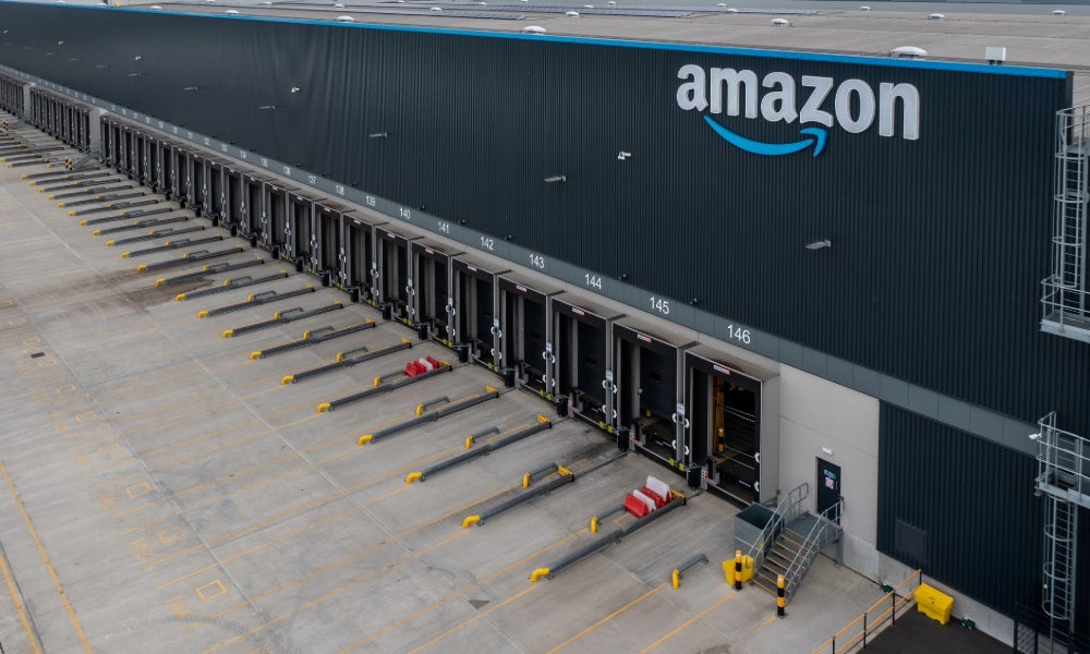 Amazon developed its own in-house supply chain and logistics operation.jpg