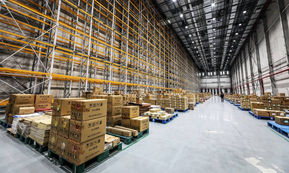 Modern automation of warehouse production in China.jpg