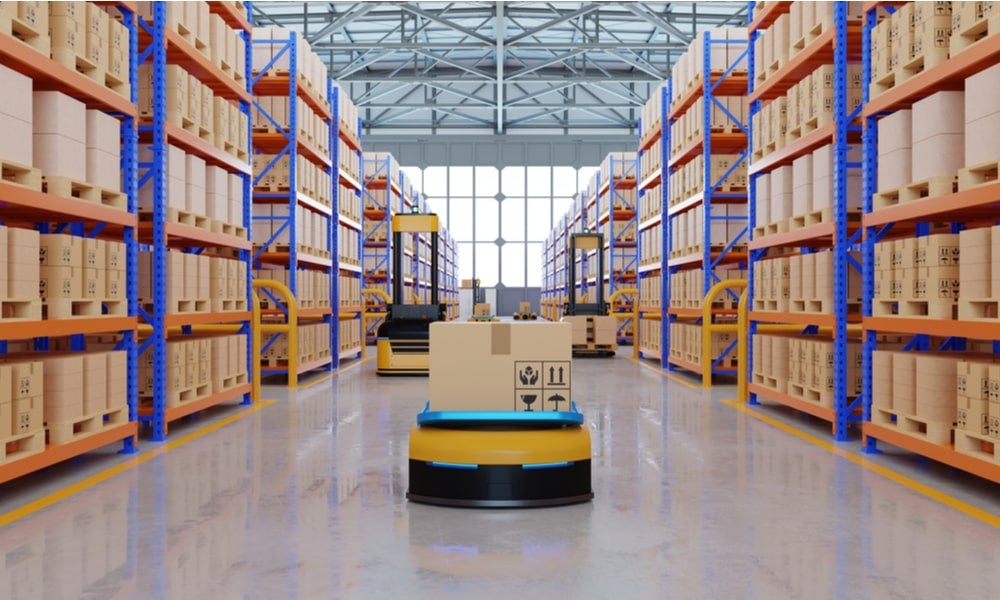 Amazon has hundreds of thousands of robots working in its warehouses-min.jpg