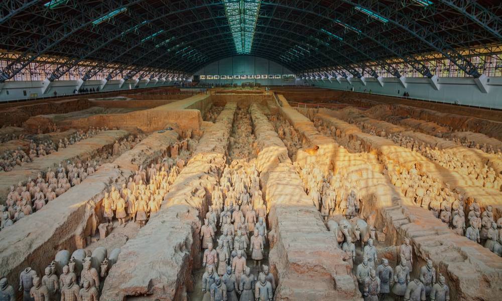 The Terracotta Army buried in the pits next to the Qin Shi Huang's tomb in 210-209 BC.jpg