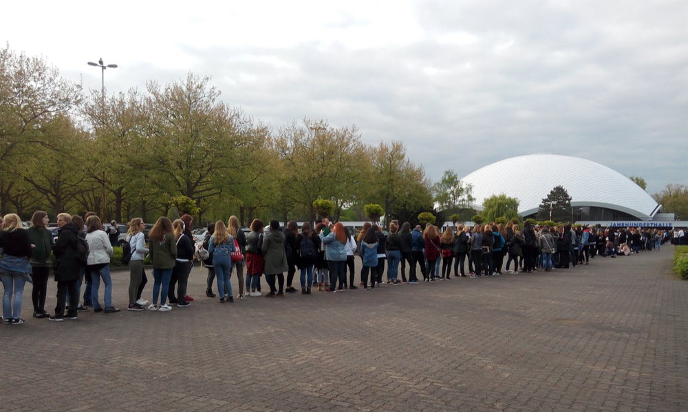 German fans line up for BAP concert-min.jpg