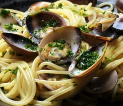 Spaghetti with Garlicky Clam Sauce