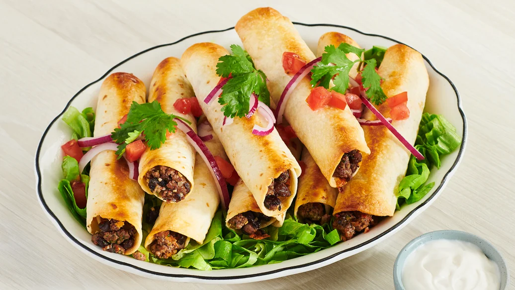 Taquitos aux haricots et au bœuf
