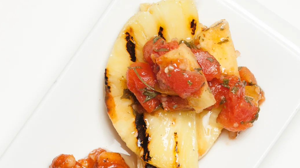 Grilled Pineapple for Burgers