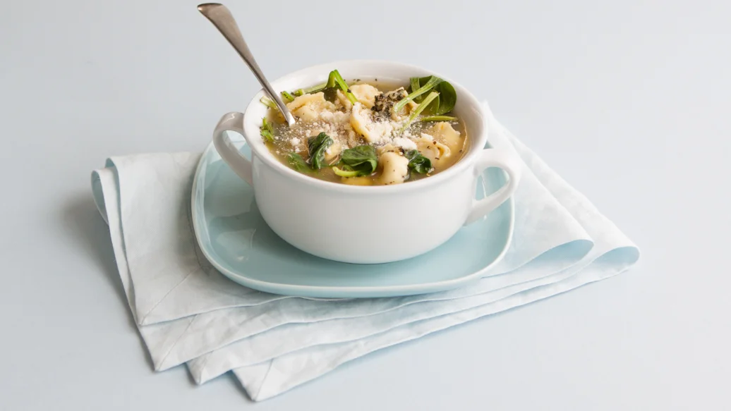 Spinach and Pesto Tortellini Soup