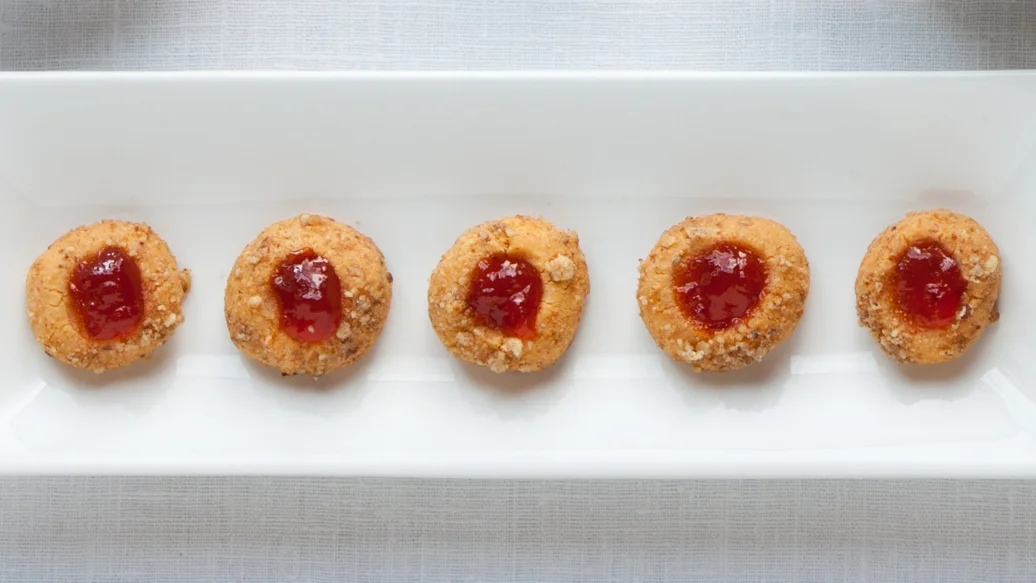 Cheddar Shortbread Cookies with Red Pepper Jelly