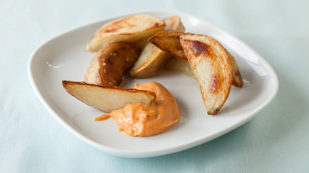 Sriracha Oven fries with Sriracha Aioli