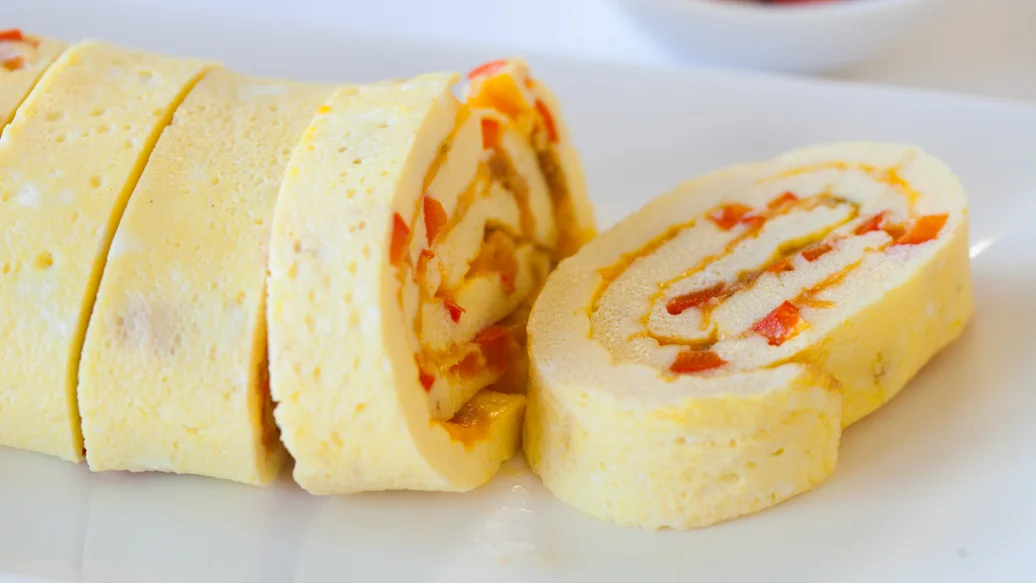 Cheesy Omelet Roll