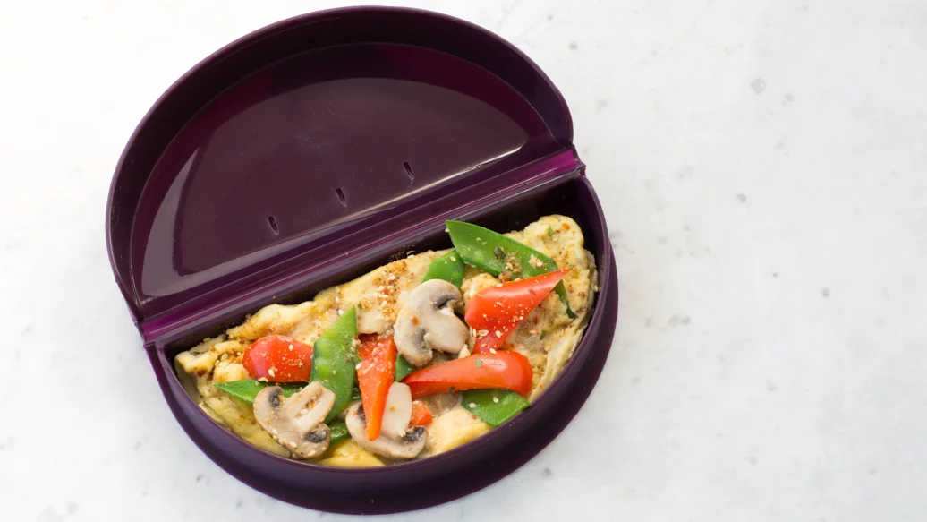 Omelette aux légumes, sésame et gingembre