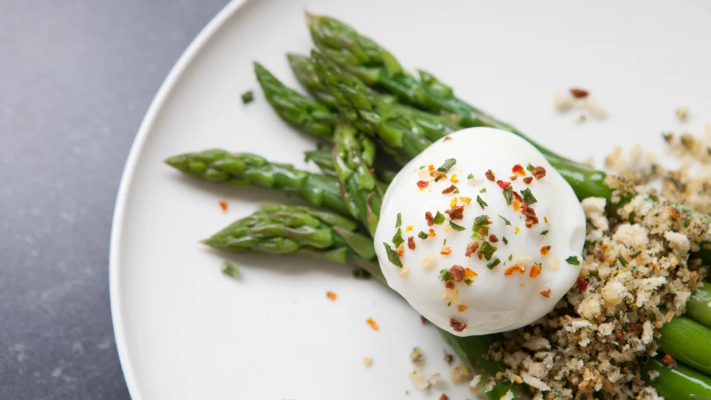 Asparagus with Poached Eggs and Herb & Garlic Breadcrumbs