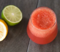 Punch pétillant rosé au melon