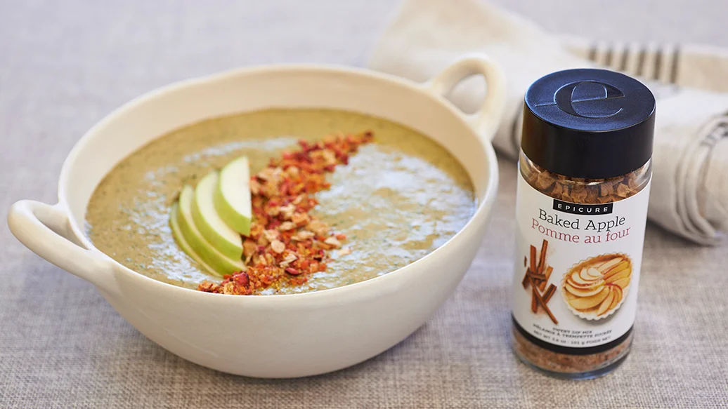 Baked Apple Pie Smoothie Bowl