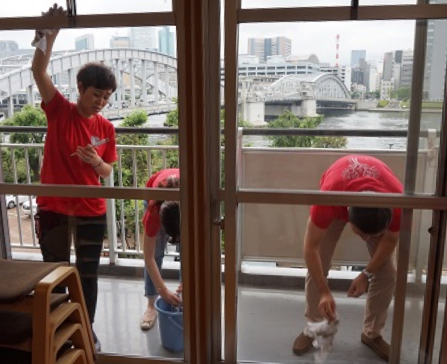 people cleaning