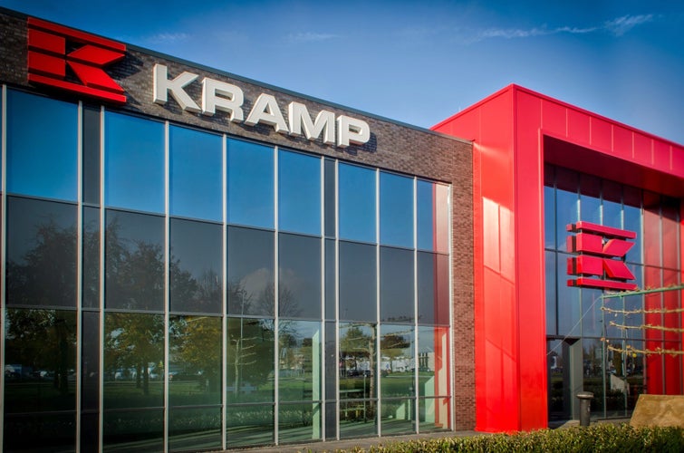 Kramp underskriver købsaftale på jordlod i Vejle
