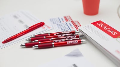 Lápices y formularios de registro