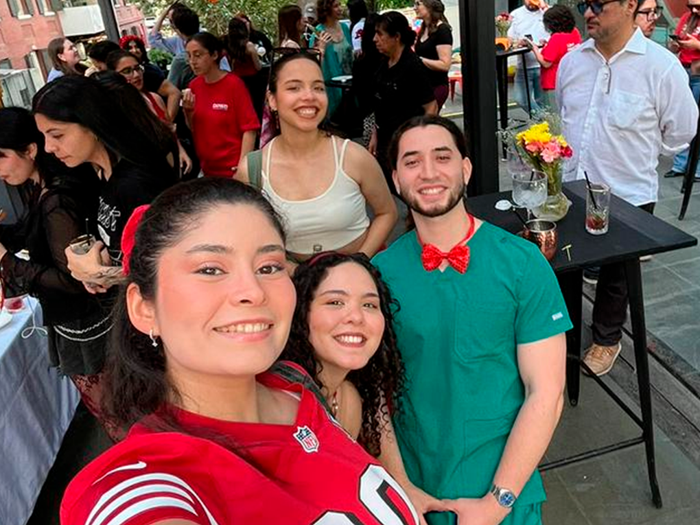 Voluntarios DKMS: Michelle, Valeria, Sofía, Víctor Voluntarios DKMS: Michelle, Valeria, Sofía, Víctor