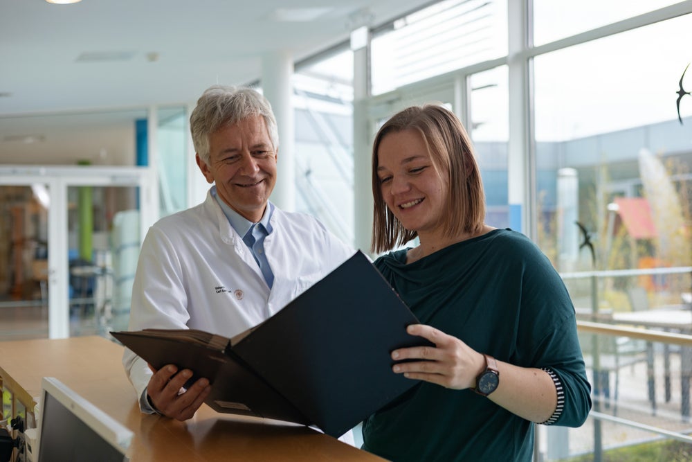 Primer ensayo clínico DKMS: Dr. Johannes Schetelig y Sarah Trost