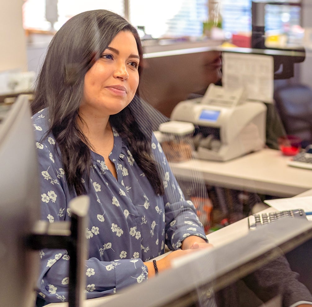 Lending Pro waiting to help with CheckSmart financial services.