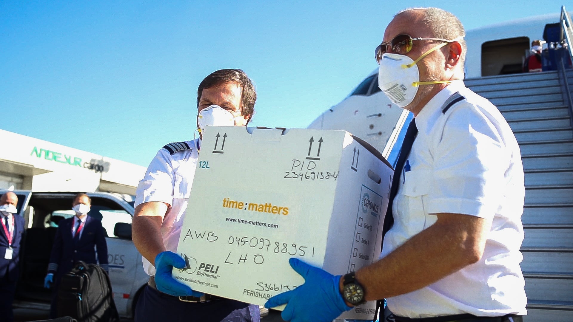 Cargo in the cockpit Cargo in the cockpit