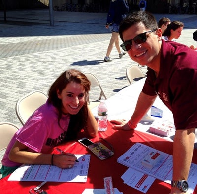 Dan Tattoli registering a potential donor Dan Tattoli registering a potential donor