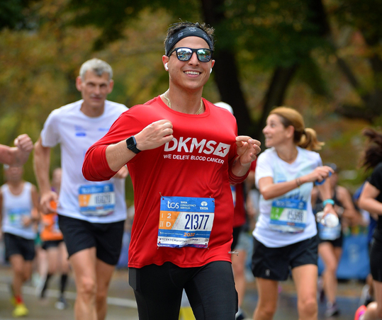 DKMS Fundraiser, Dan, runs the 2022 TCS NYC Marathon for Team DKMS, raising over $3000 to support donor registrations