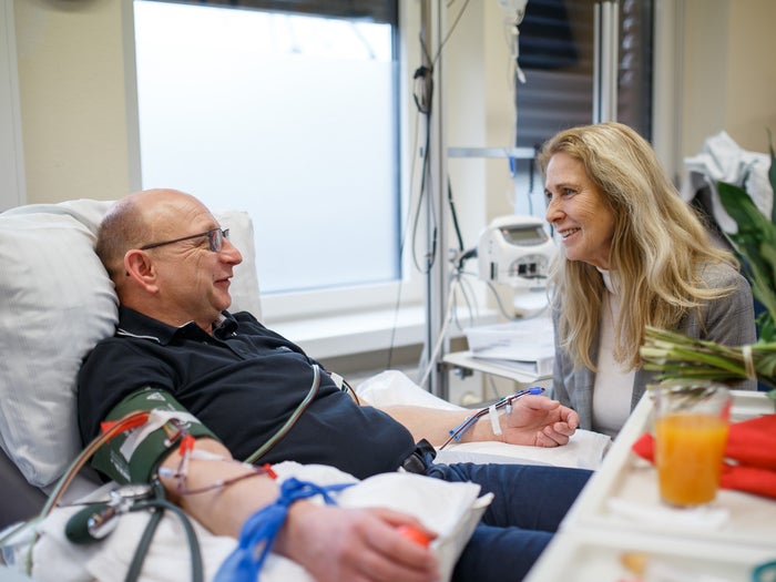 Global CEO, Dr. Elke Neujahr, visits a blood stem cell donor in DKMS's first collection center in Dresden, Germany.