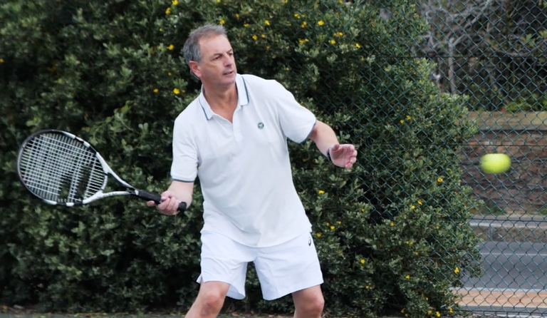 Jeremy Swartz playing tennis