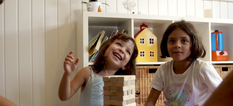 Leonardos two daughters, family time.