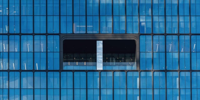 Close-up of 55 Hudson Yards' extrusions and windows, the first skyscraper in the US to be finished with powder coatings