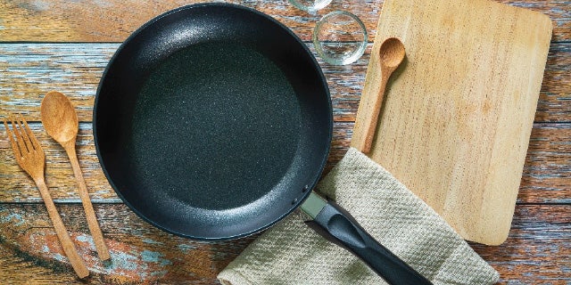 From Basic Black to Brilliant Hues: The Colorful Evolution of Non-stick Coatings